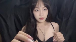 低胸抓挠触发音