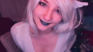 天使探索身体并祝福你