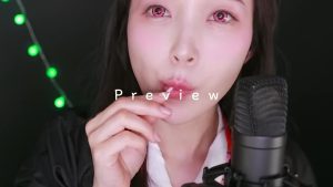 鬼灭之刃_祢豆子吃糖果