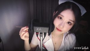 护士装舔耳