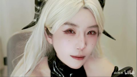 白毛红瞳恶魔角...你确定不看？
