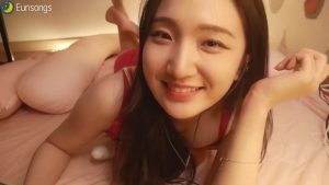 睡前和我一起玩吧