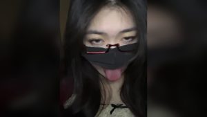病娇学妹把你绑架吃掉